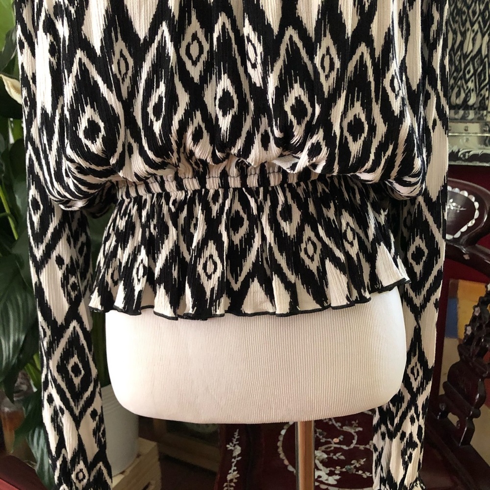 House of Skye 70’s Fashion Top - Picture 3 of 16